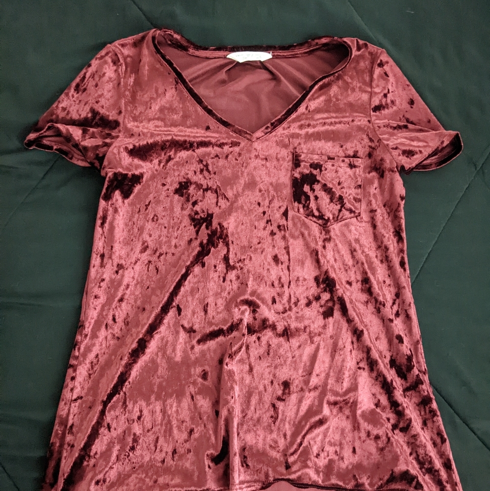 Long velvet shirt with pocket
